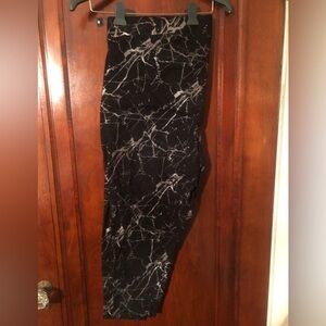 Torrid full length legging with silver shatter design